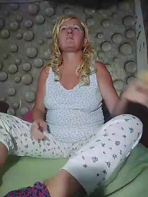 FameLara Live Sex December 17, 2025