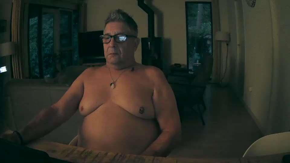 woodwurm Live Sex December 18, 2025