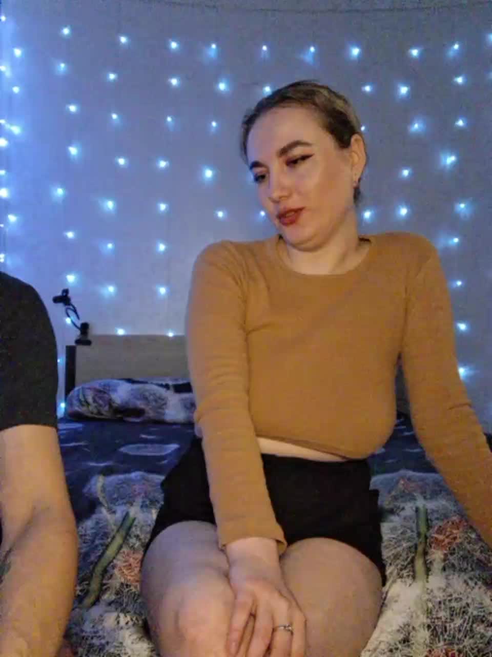 -Molly Live Sex December 17, 2025