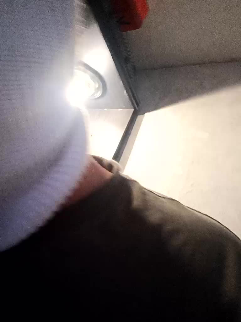 Kiss-Kissaa Live Sex December 18, 2025