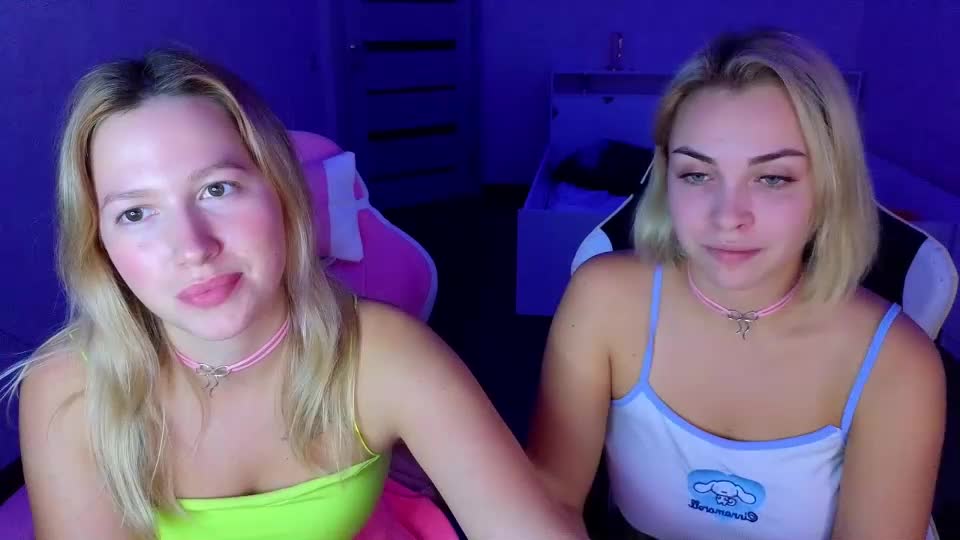 stefany_and_bettany Live Sex December 18, 2025
