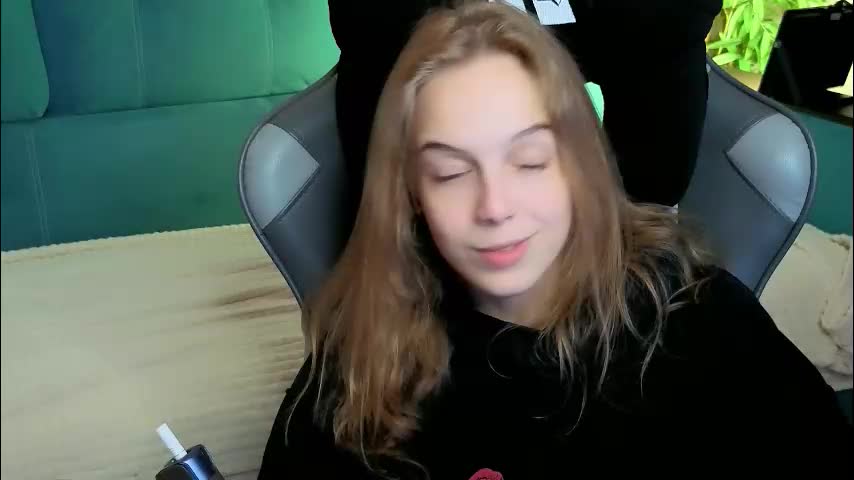 nanami_v02 Live Sex December 17, 2025