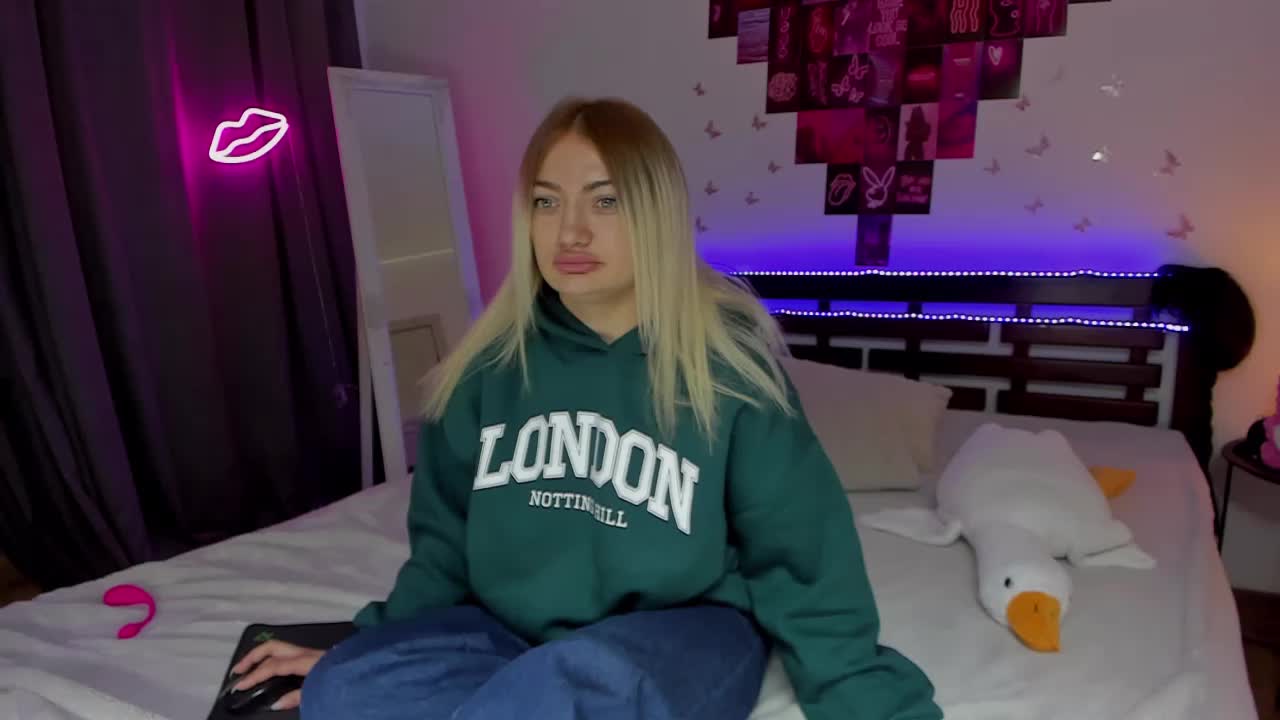 MikkiShows Live Sex 2025.09.26