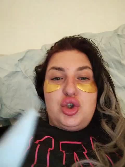 MonicaMilf Live Sex December 13, 2025