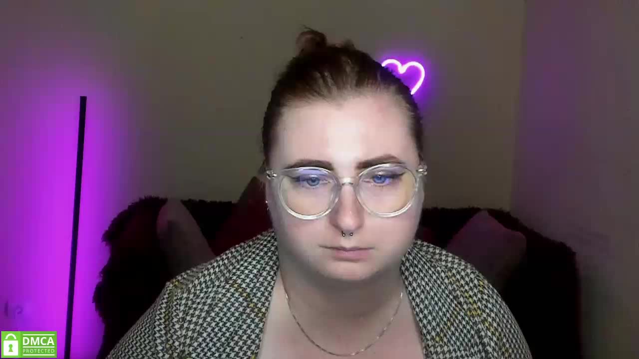Aliciaredluv Live Sex December 17, 2025