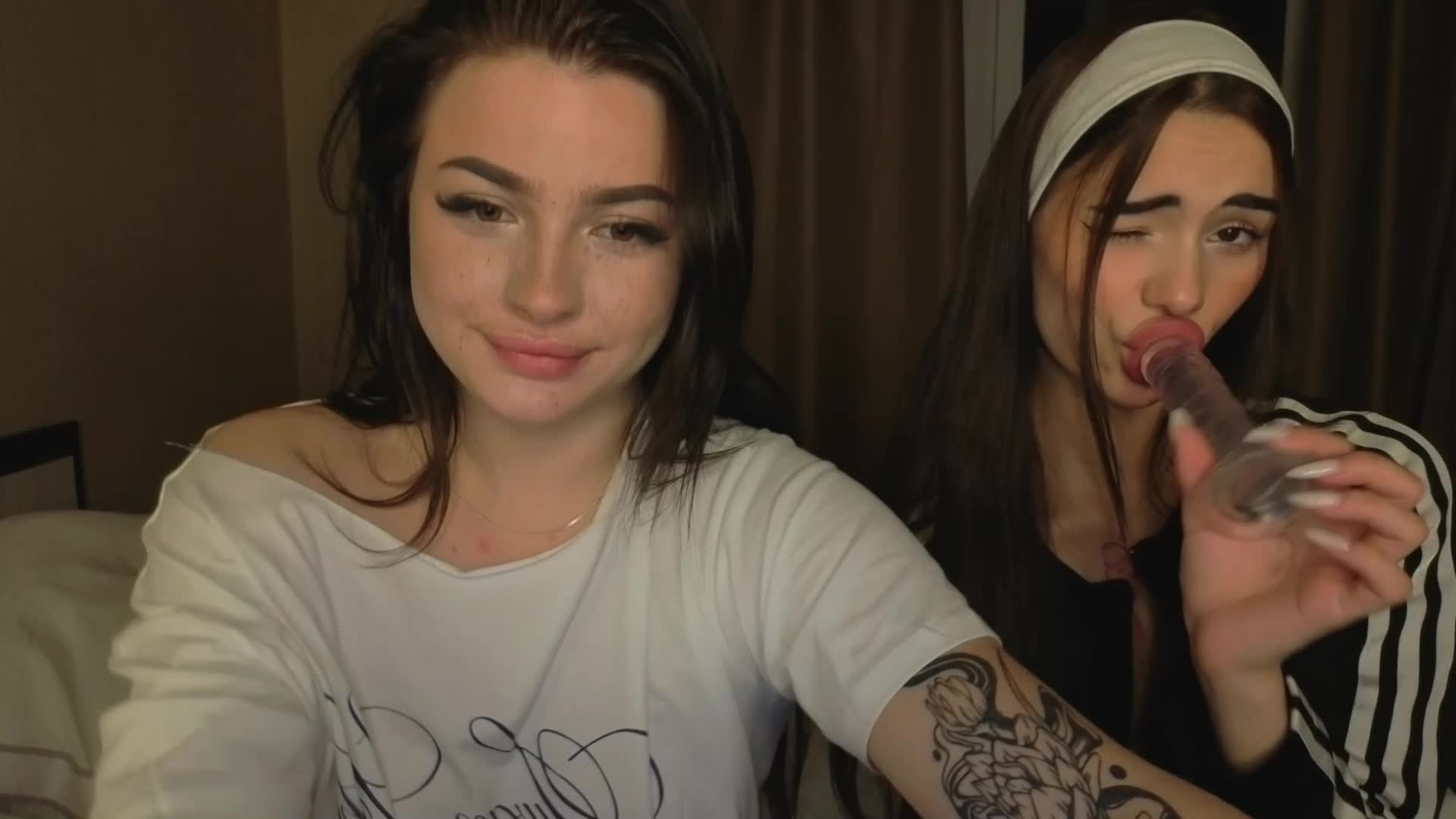 LisaAndDenis Live Sex December 18, 2025