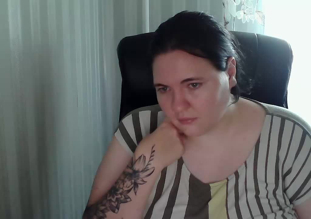 XLisaBlueX Live Sex December 17, 2025