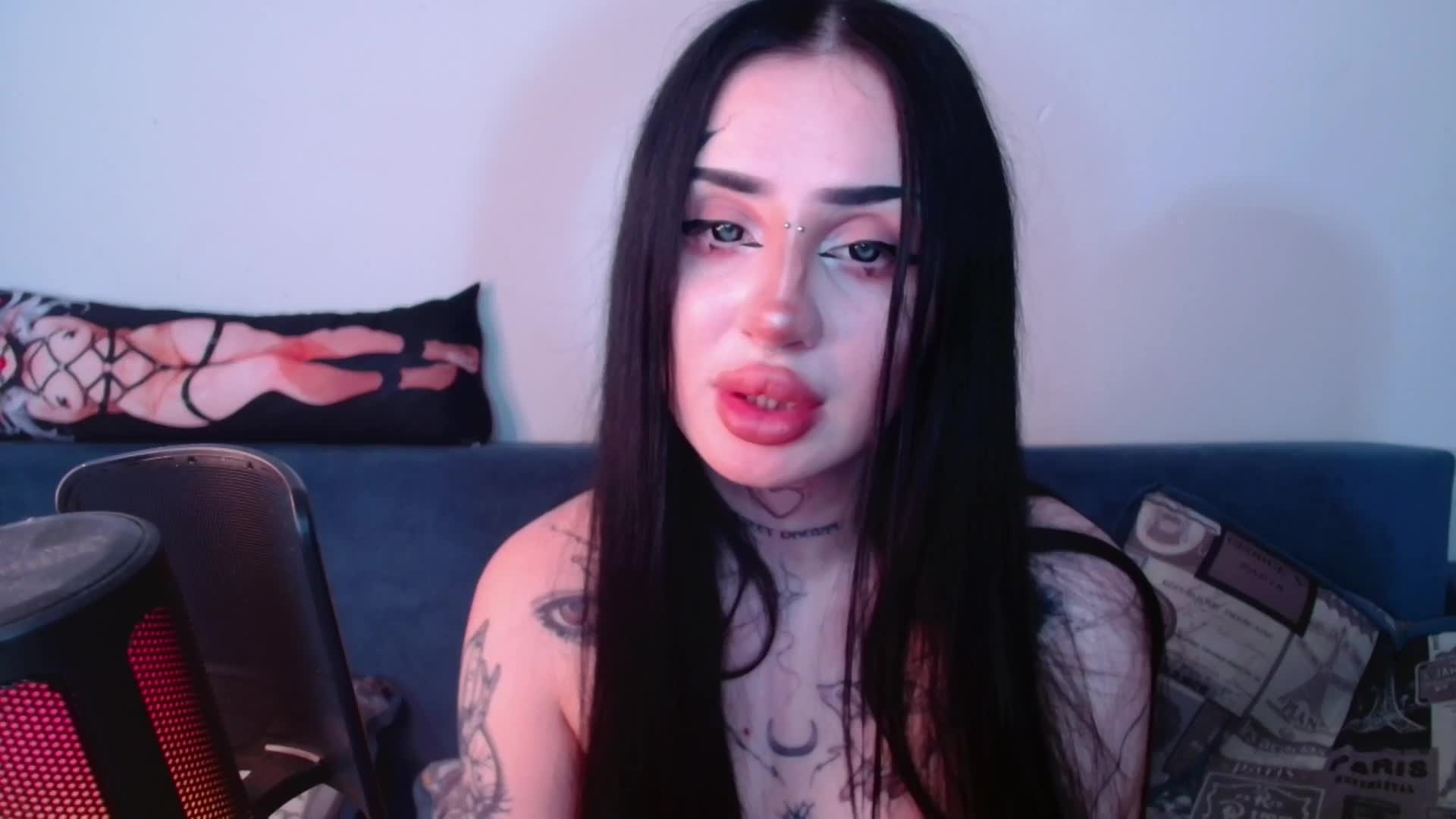 lisa-tatt Live Sex December 13, 2025