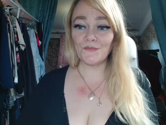 -favoriteblonde- Live Sex December 12, 2025