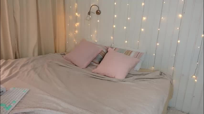 tinasiner Live Sex December 13, 2025