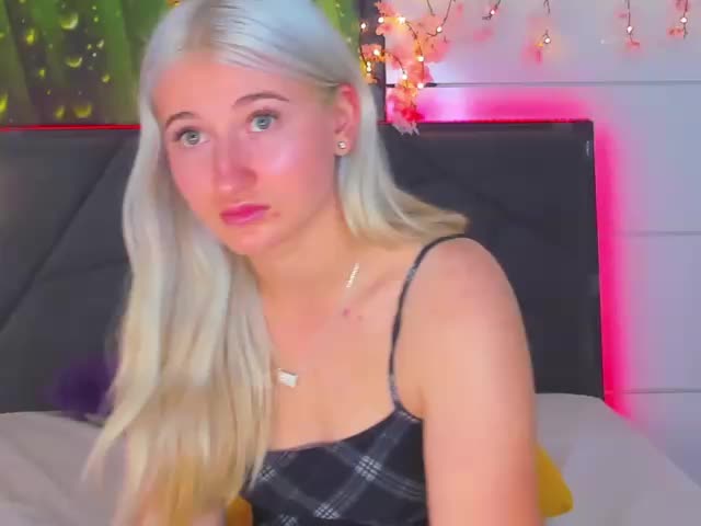 HollyTaillor Live Sex December 17, 2025