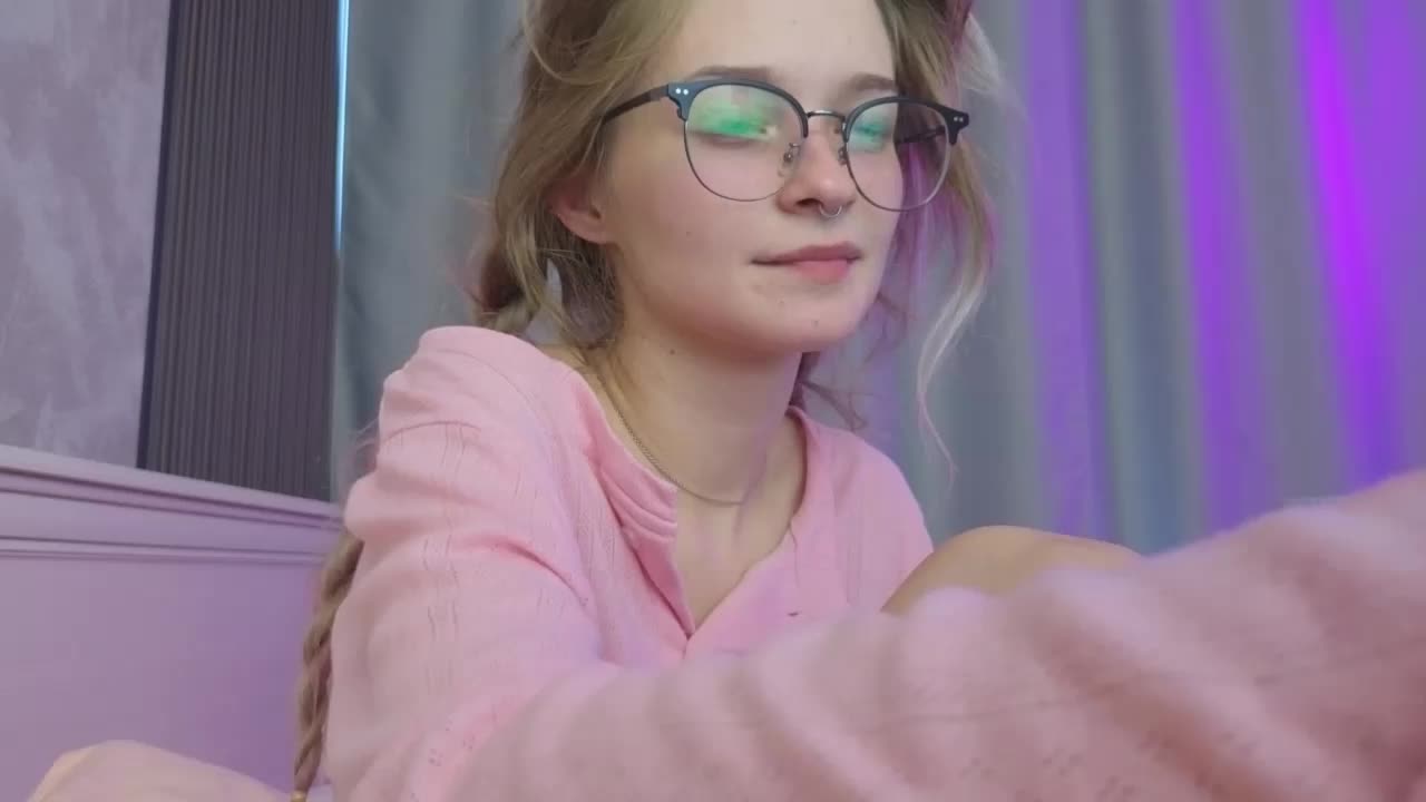 vialeta-baby Live Sex December 13, 2025