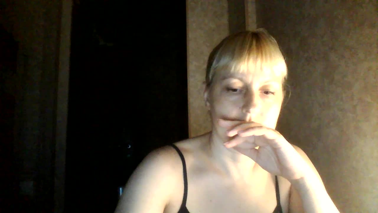 krisss2016 Live Sex December 15, 2025