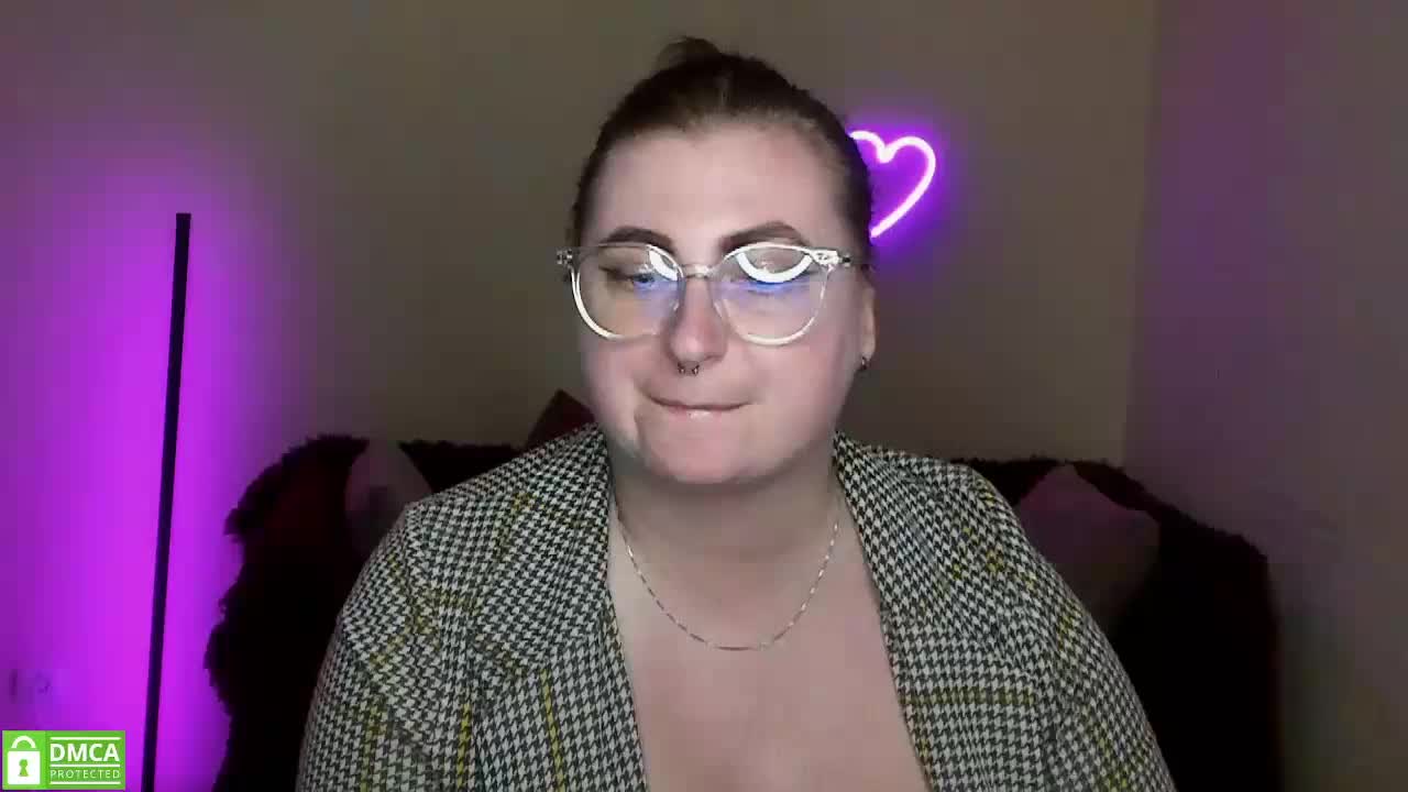 Aliciaredluv Live Sex December 17, 2025