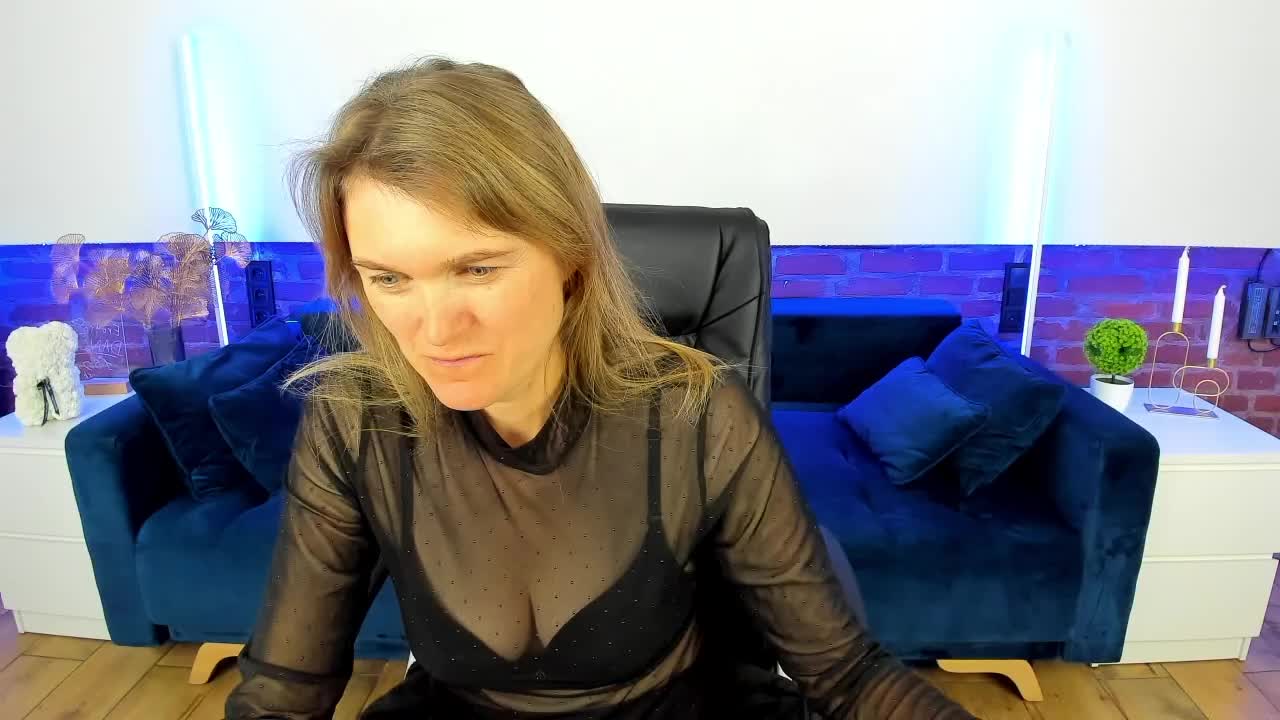 Annabel-xxx Live Sex December 19, 2025