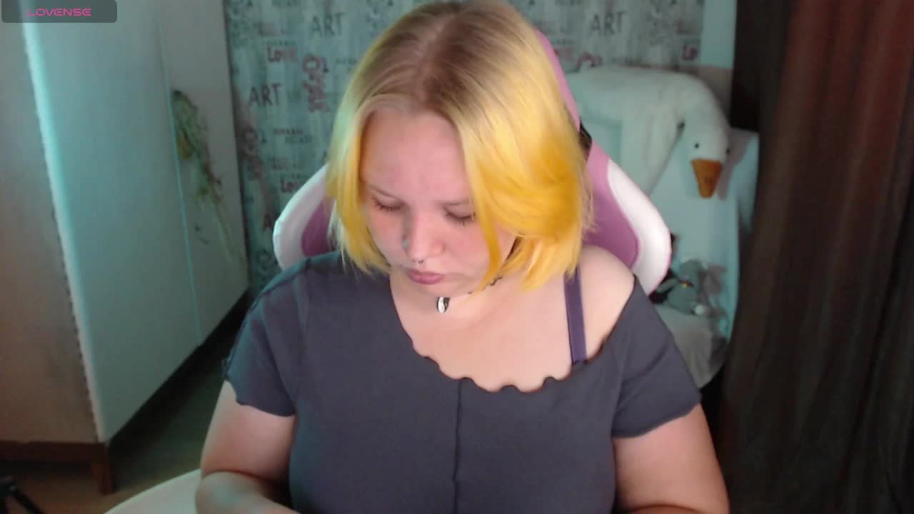 -MeooW- Live Sex December 17, 2025