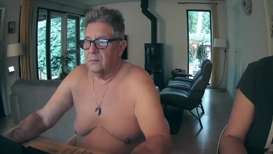 woodwurm Live Sex December 18, 2025