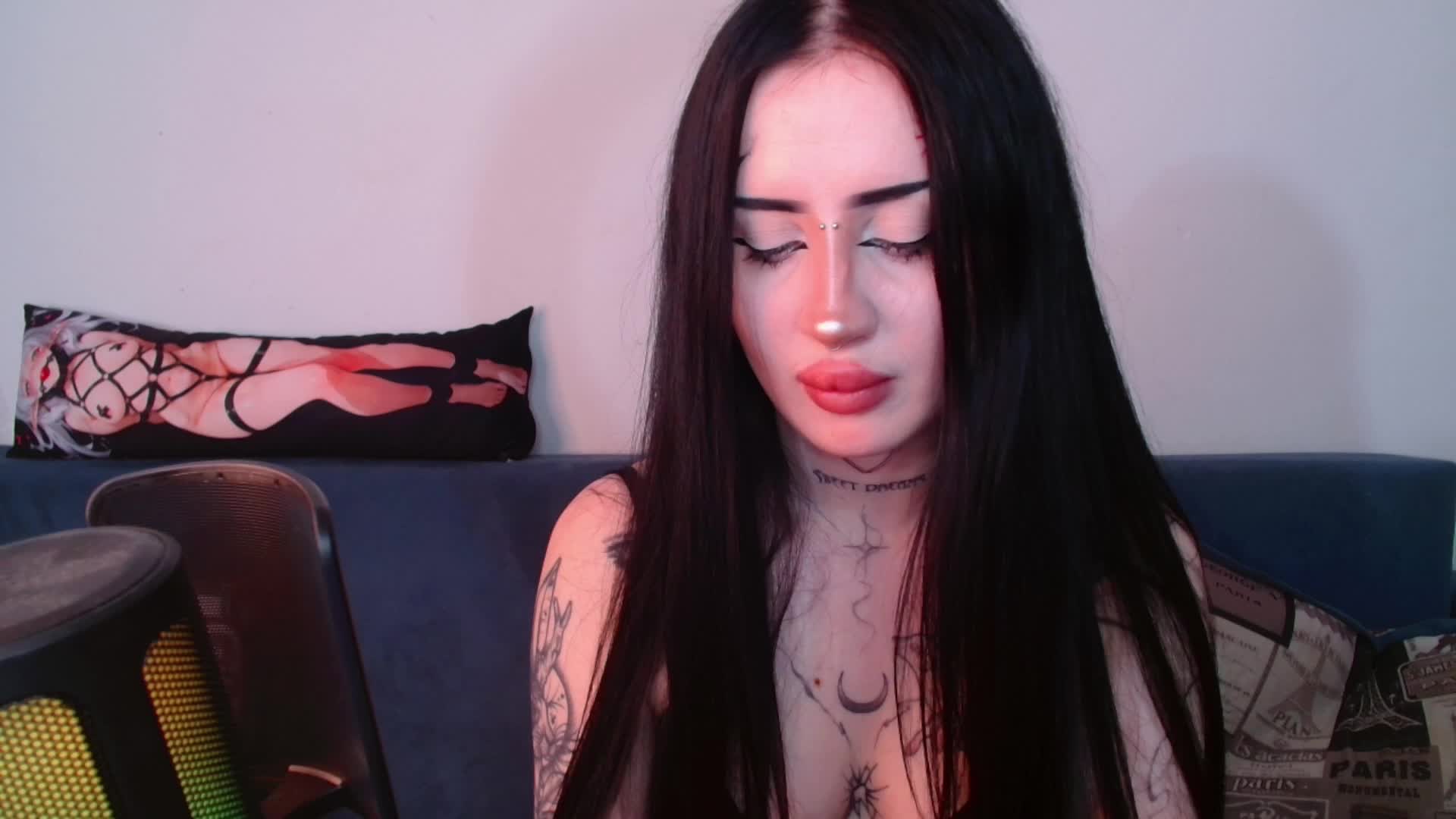 lisa-tatt Live Sex December 13, 2025