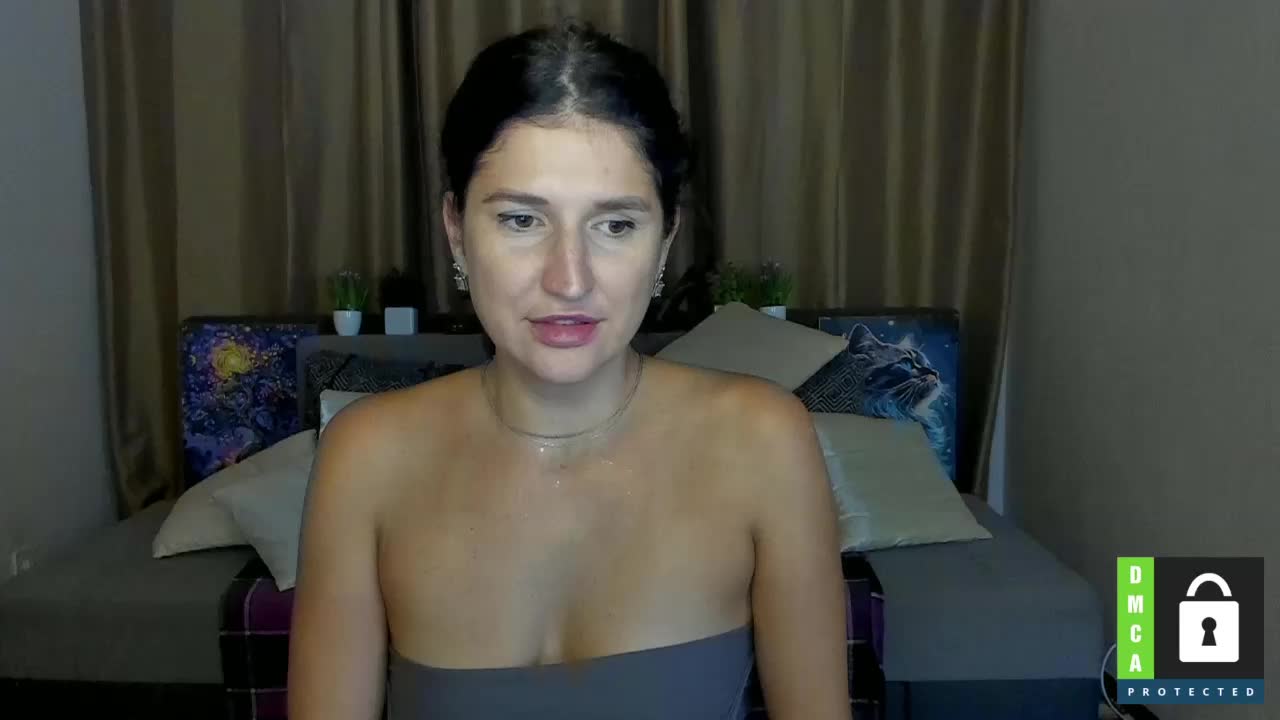 AliannaSoloKisses Live Sex December 14, 2025