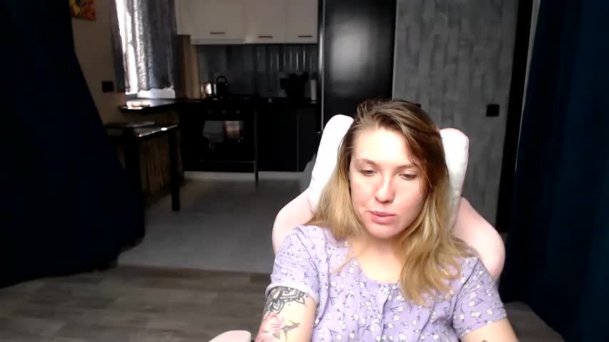 Reginasmilee Live Sex December 17, 2025