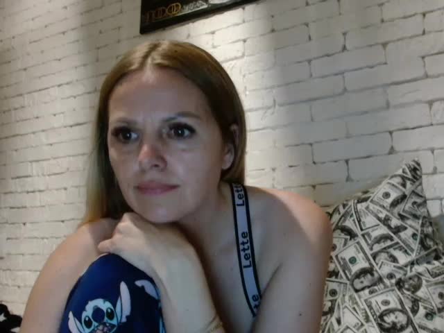 AngelAlone Live Sex December 17, 2025