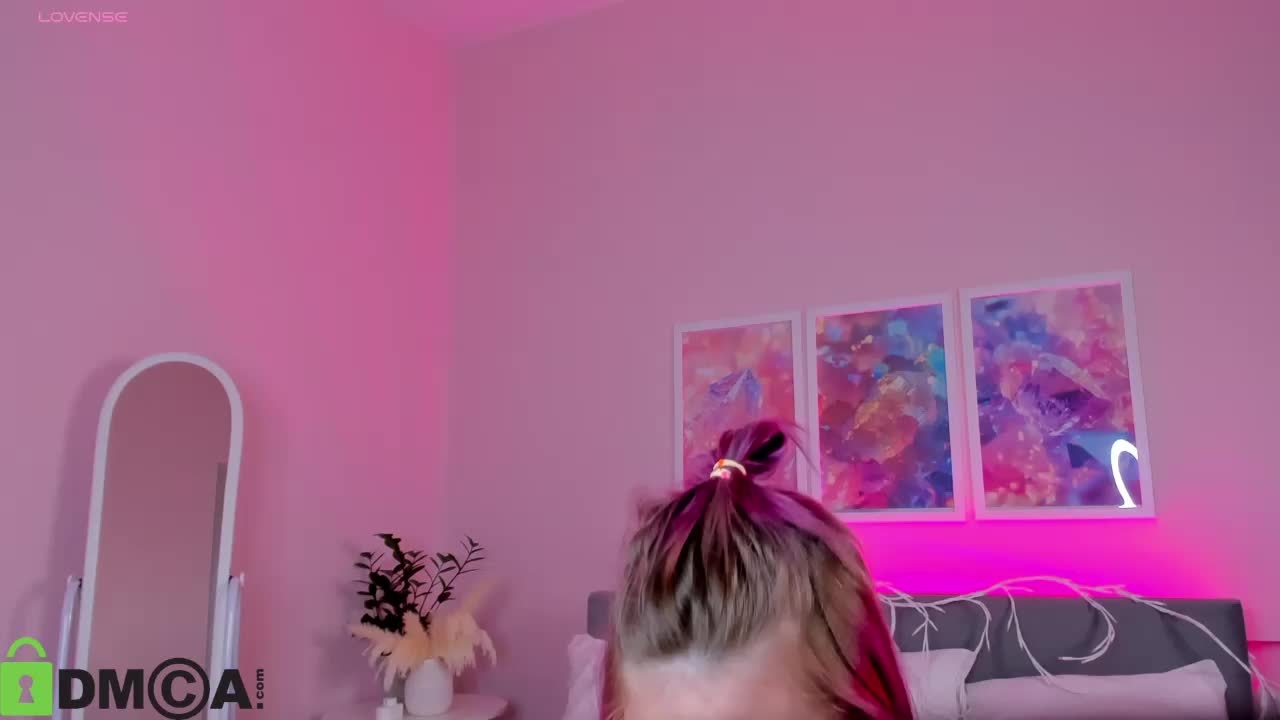 Sara-Moor Live Sex December 17, 2025