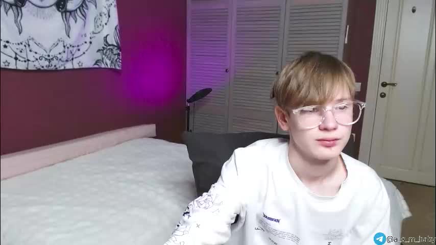 a_s_m_ Live Sex December 17, 2025