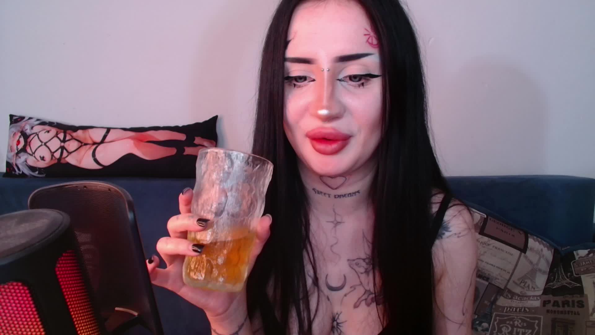 lisa-tatt Live Sex December 13, 2025