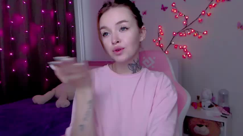 Naughty_Mable Live Sex December 17, 2025