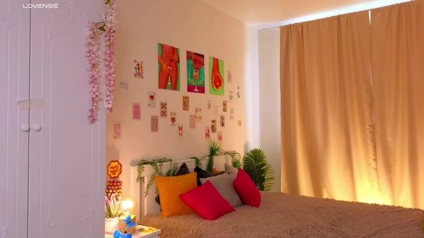 oliviabr0wn0 Live Sex December 13, 2025