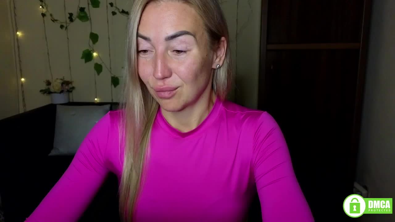 Jullyblondkiss Live Sex December 14, 2025