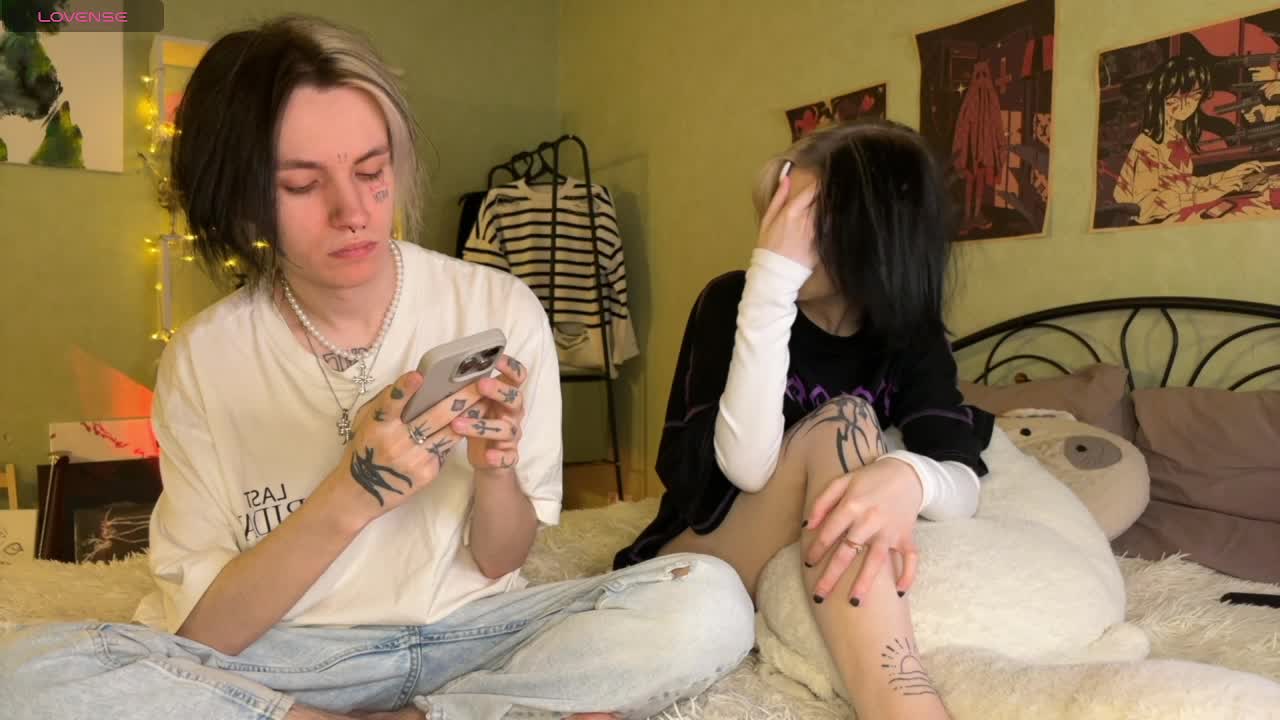 VeryRareTwins Live Sex December 17, 2025