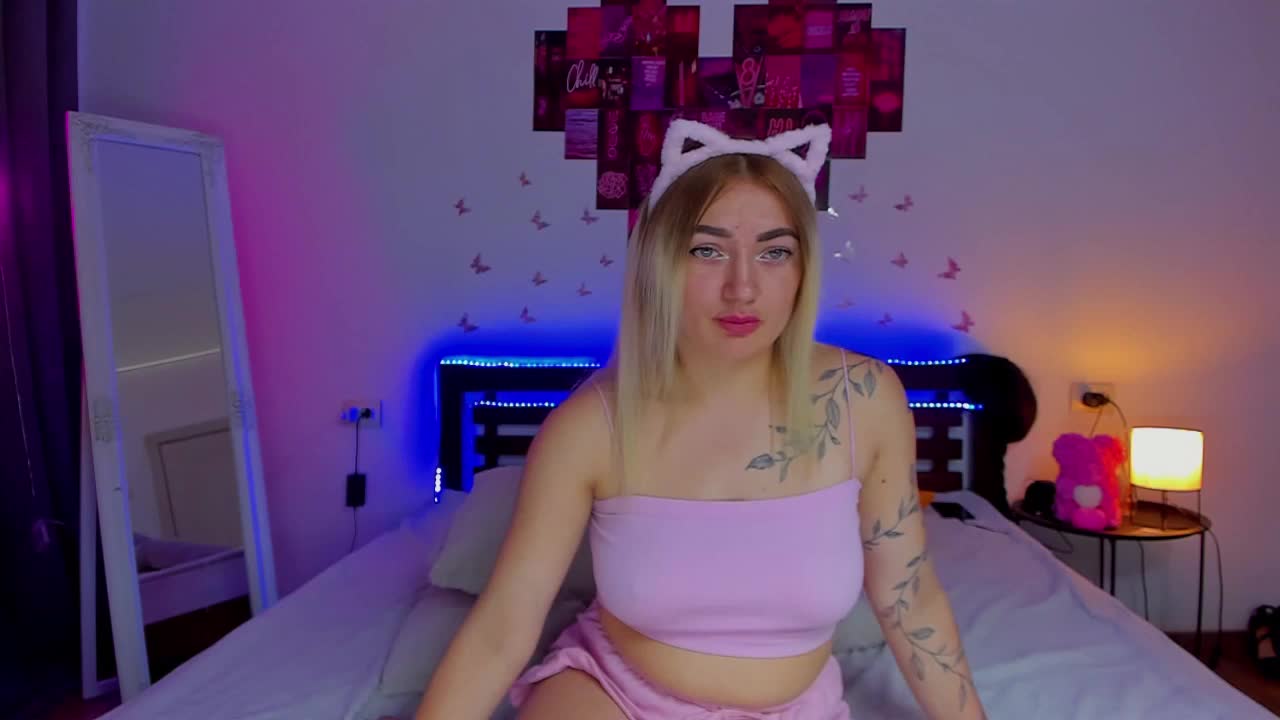 MikkiShows Live Sex December 13, 2025