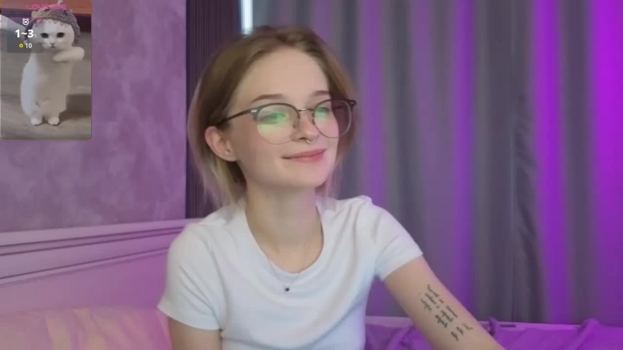 vialeta-baby Live Sex December 13, 2025