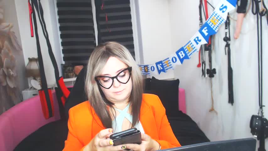 MISSwithDOLLS Live Sex December 17, 2025