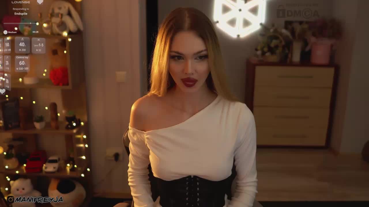 ManiFreyja Live Sex December 17, 2025
