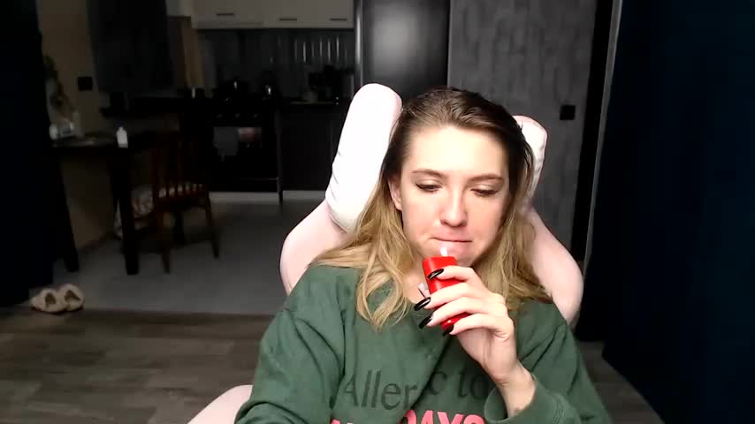 Reginasmilee Live Sex December 17, 2025