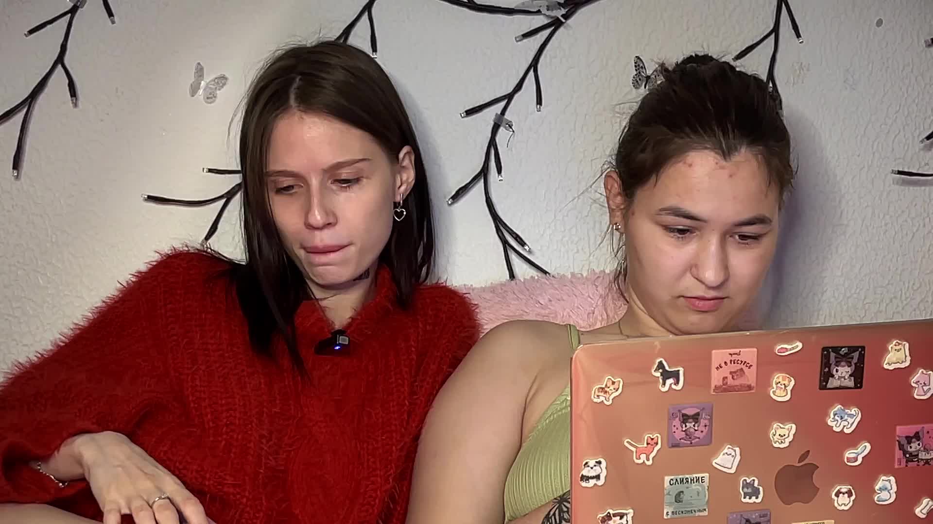 ZoyaVikki Live Sex December 15, 2025