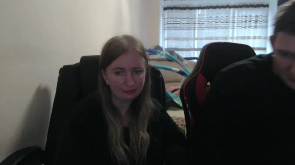 jenisandpeter Live Sex December 19, 2025