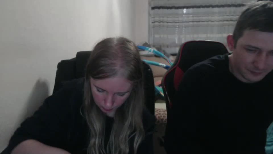 jenisandpeter Live Sex December 19, 2025