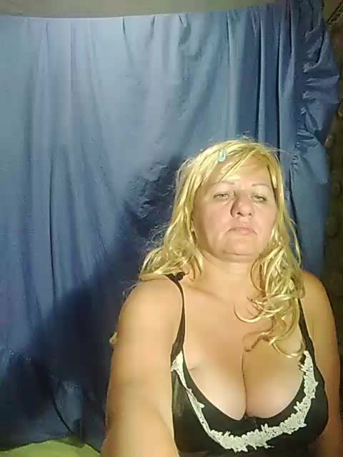 FameLara Live Sex December 17, 2025