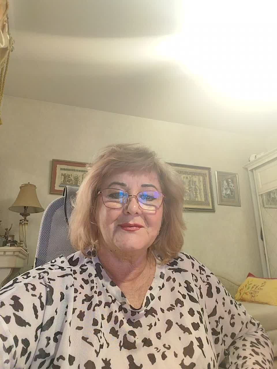 KarinkaSweet Live Sex December 17, 2025