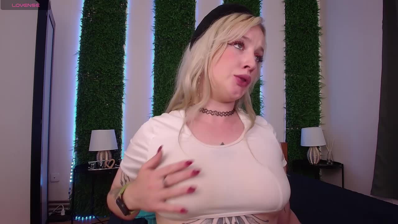 Nicole__Aniston_ Live Sex December 14, 2025