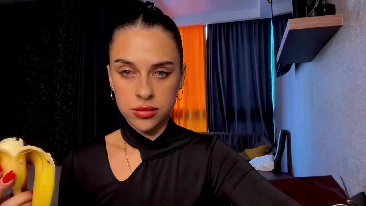 MariaValverdeee Live Sex September 28, 2025