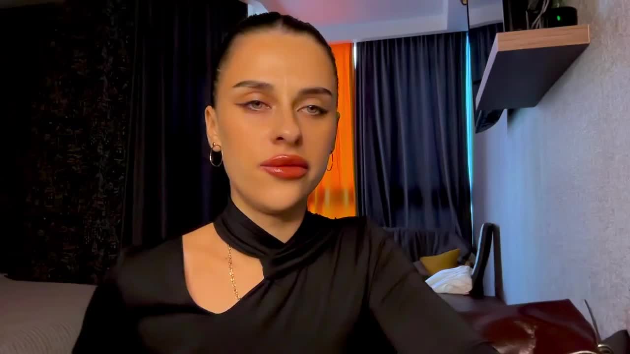 MariaValverdeee Live Sex September 28, 2025