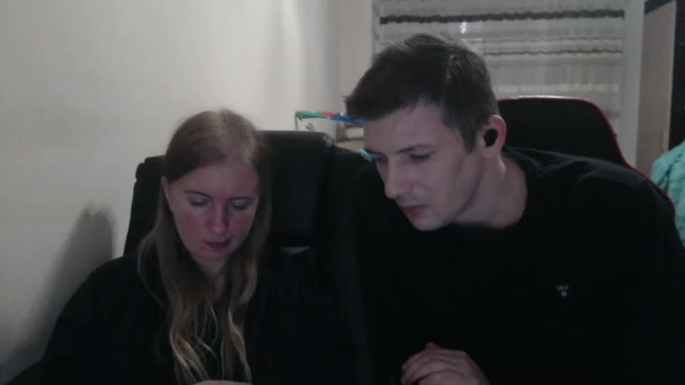 jenisandpeter Live Sex December 19, 2025