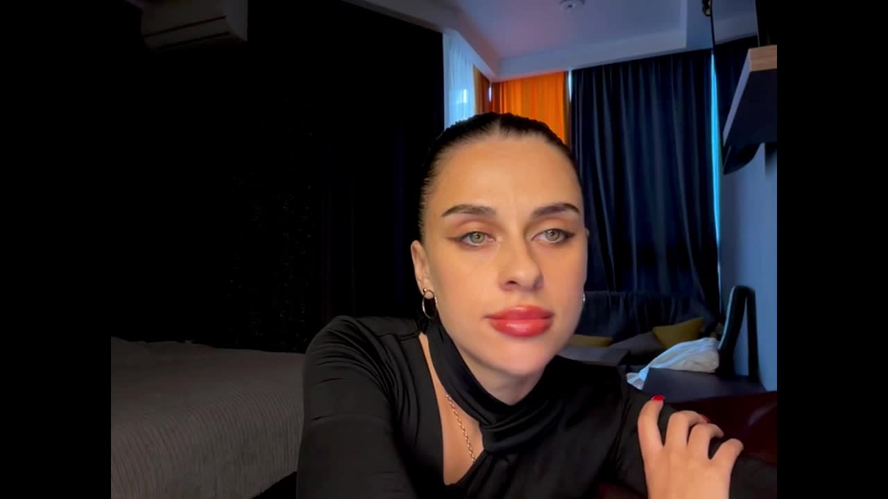 MariaValverdeee Live Sex September 28, 2025
