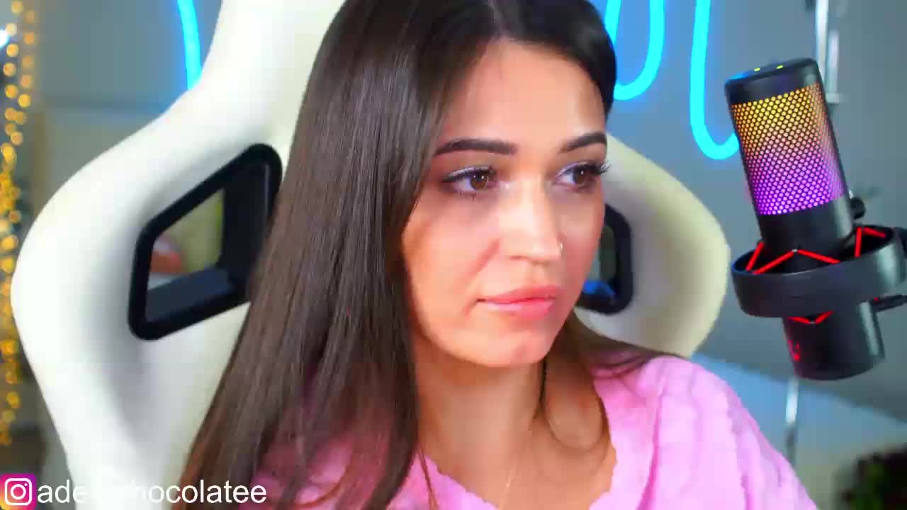 Anutka-chocolatee Live Sex December 14, 2025