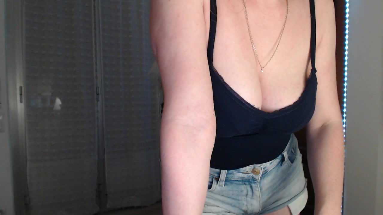 Alina-Lovely Live Sex December 14, 2025