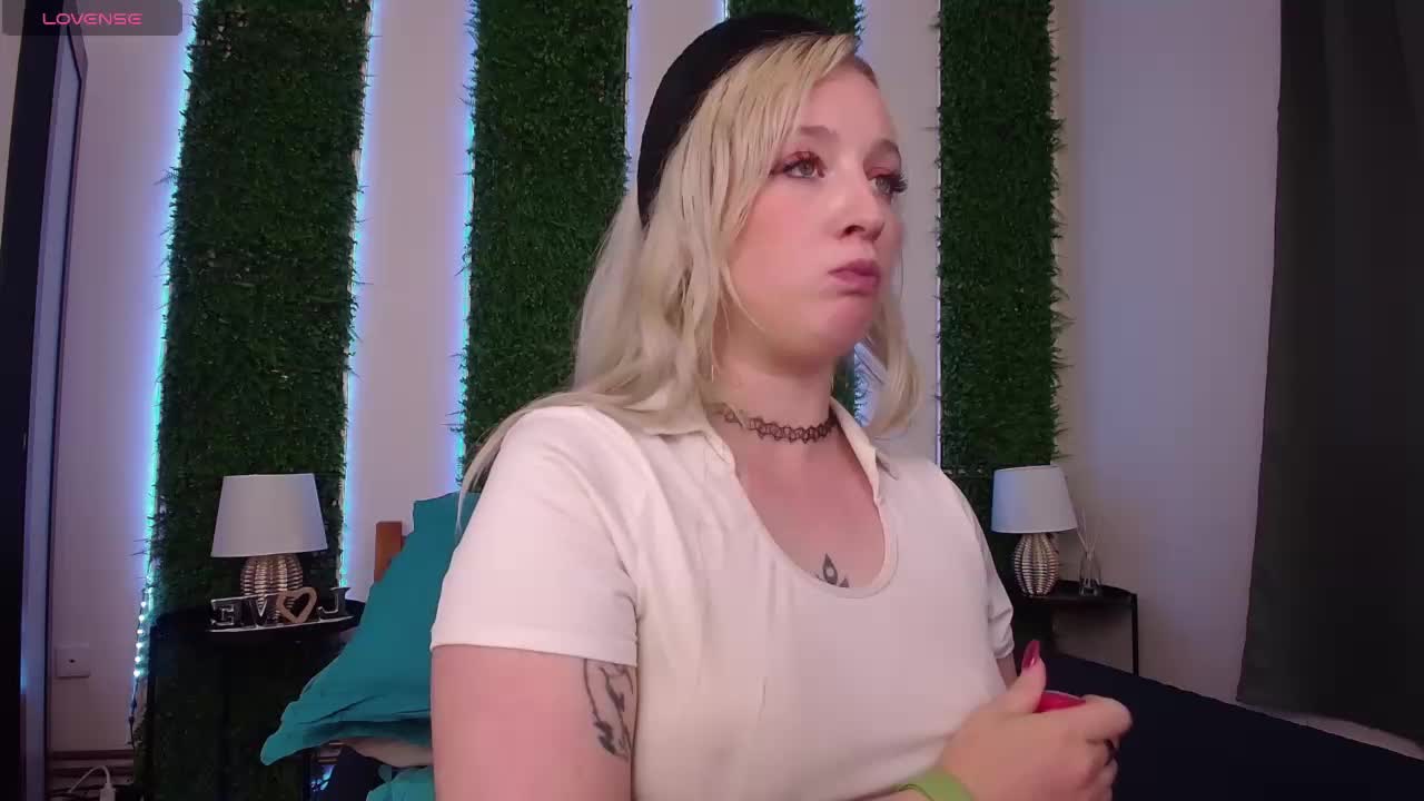 Nicole-Aniston Live Sex December 14, 2025